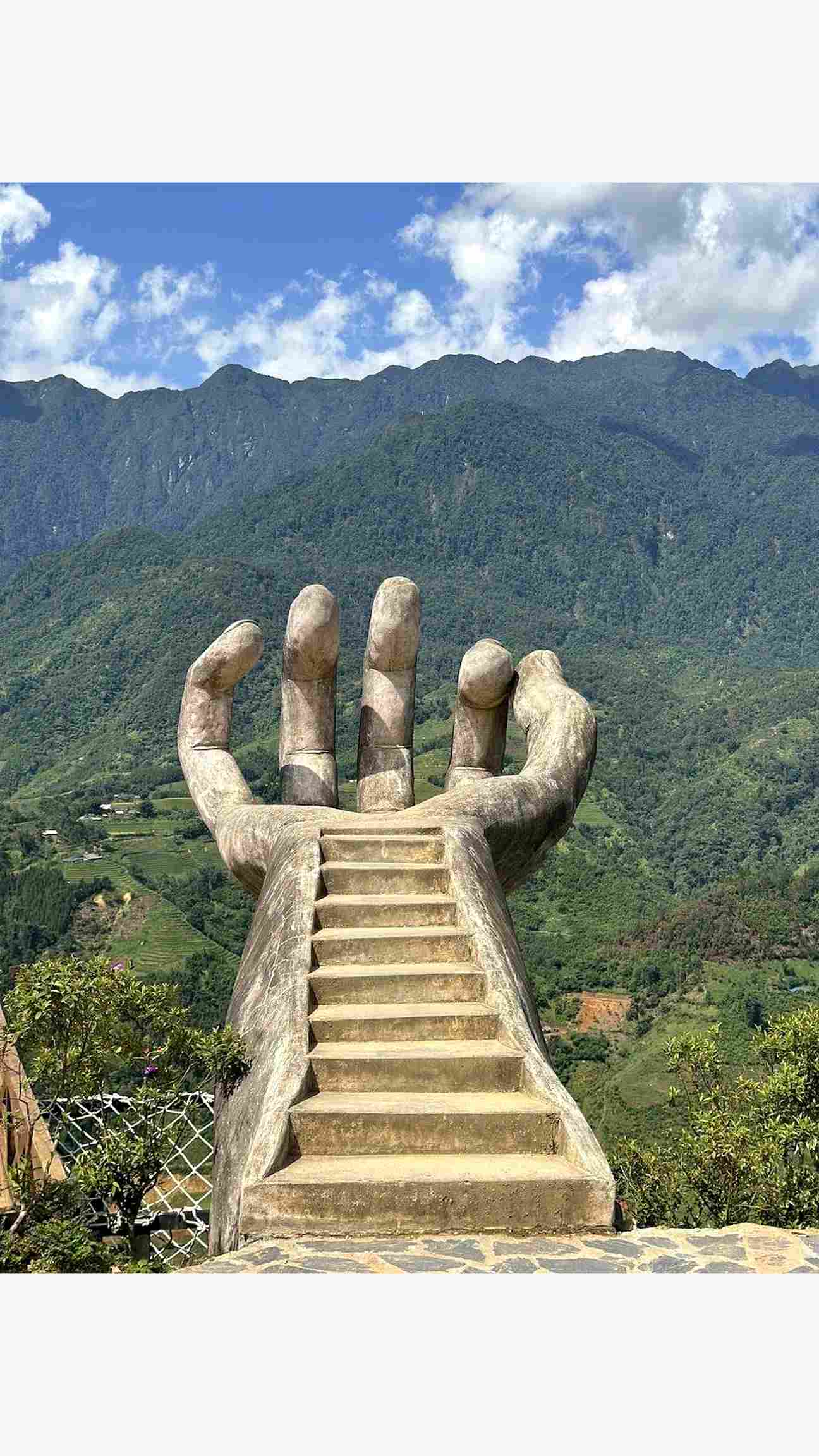 Giant Hand Structure Lookout